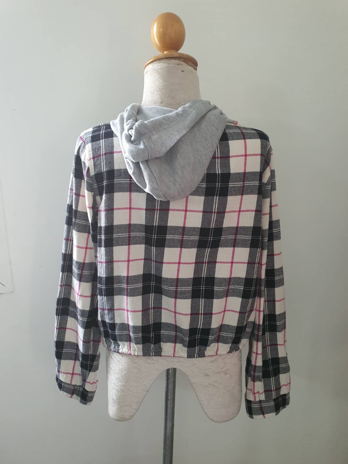 FF06478 เสื้อคลุมมีฮู้ด ลายสก็อต NO BOUNDARIES อก 37 นิ้ว
