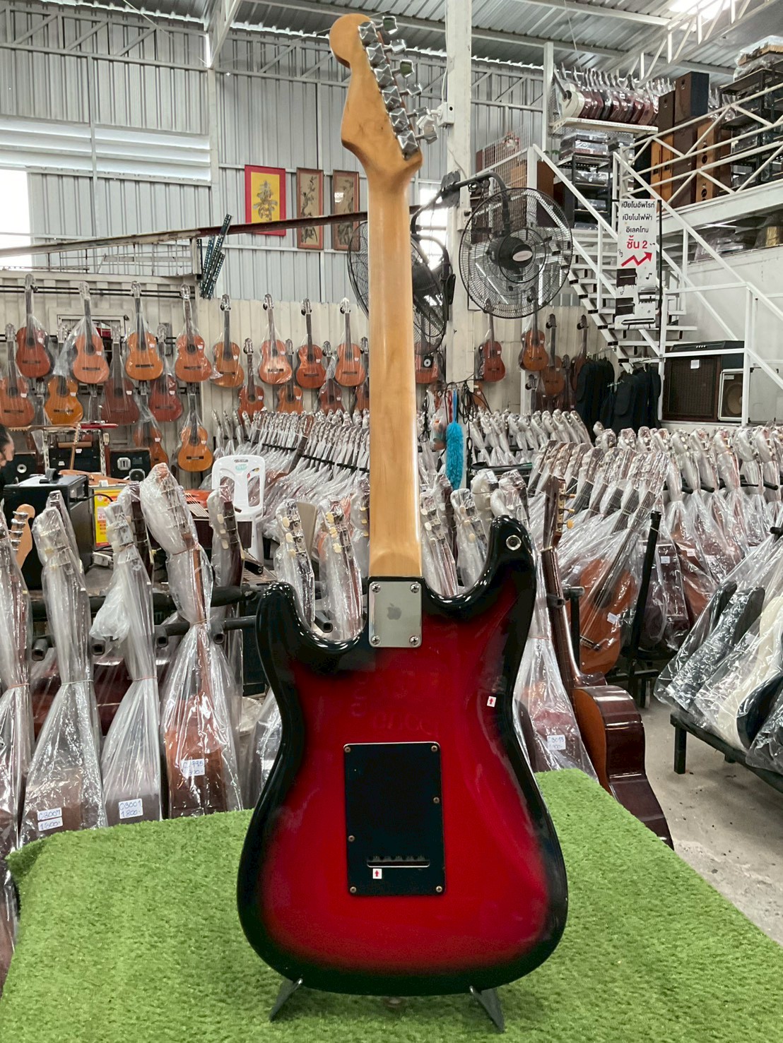 กีต้าร์ไฟฟ้า Legend