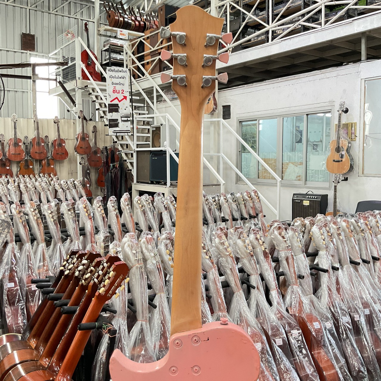 กีต้าร์ไฟฟ้า Burny