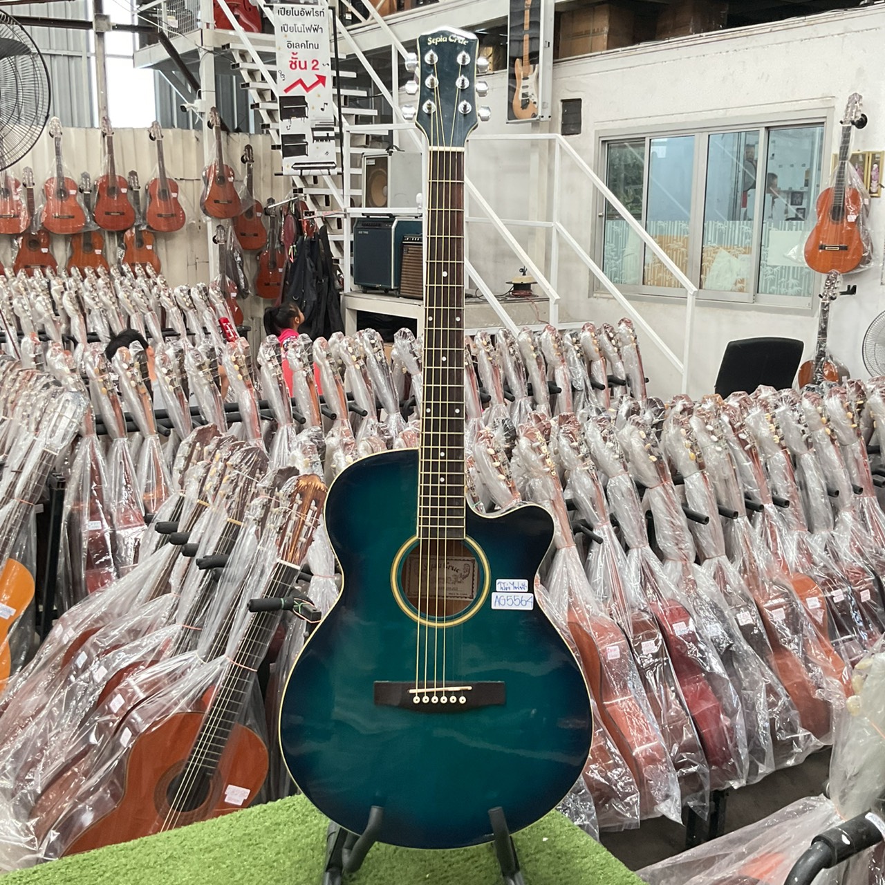 กีต้าร์โปร่งไฟฟ้า Sepia Crue : EAW-180-BLS