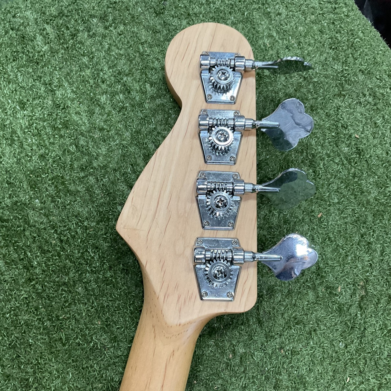 กีต้าร์เบส BUSKER'S