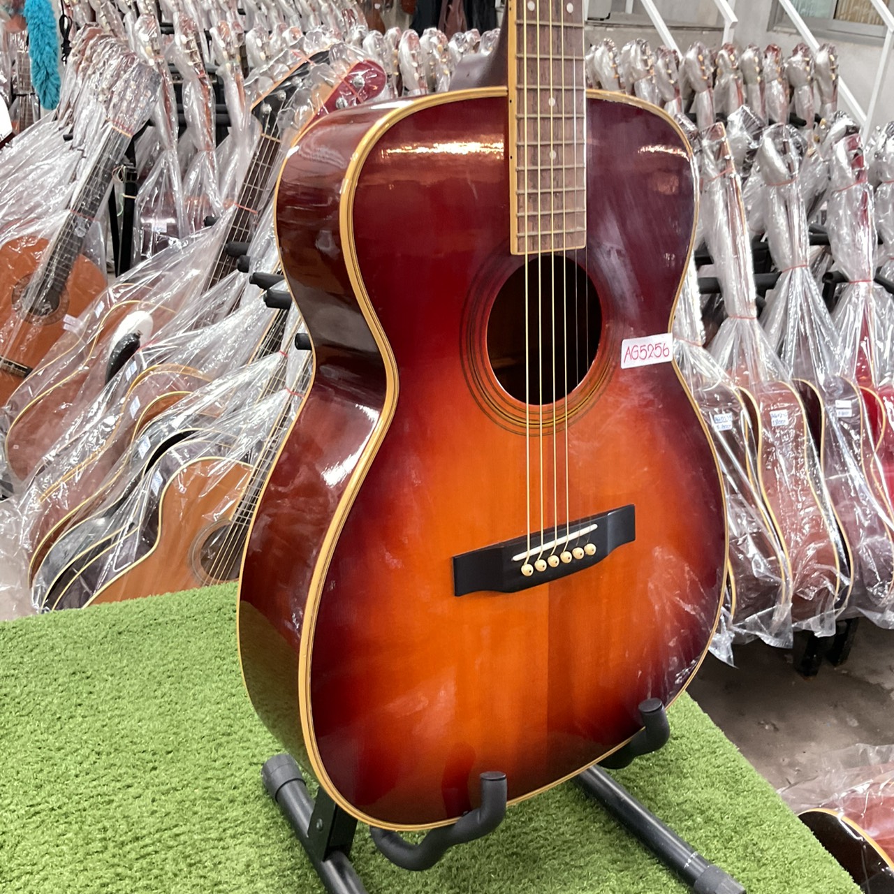 กีต้าร์โปร่ง Morris : MF-207