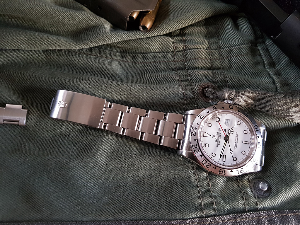 Rolex Explorer 2 GMT พลายน้ำ ทริเที่ยมT25 หน้าขาว เข็มแดง หูรู คออ่อน 40mm Series S ปี 1993