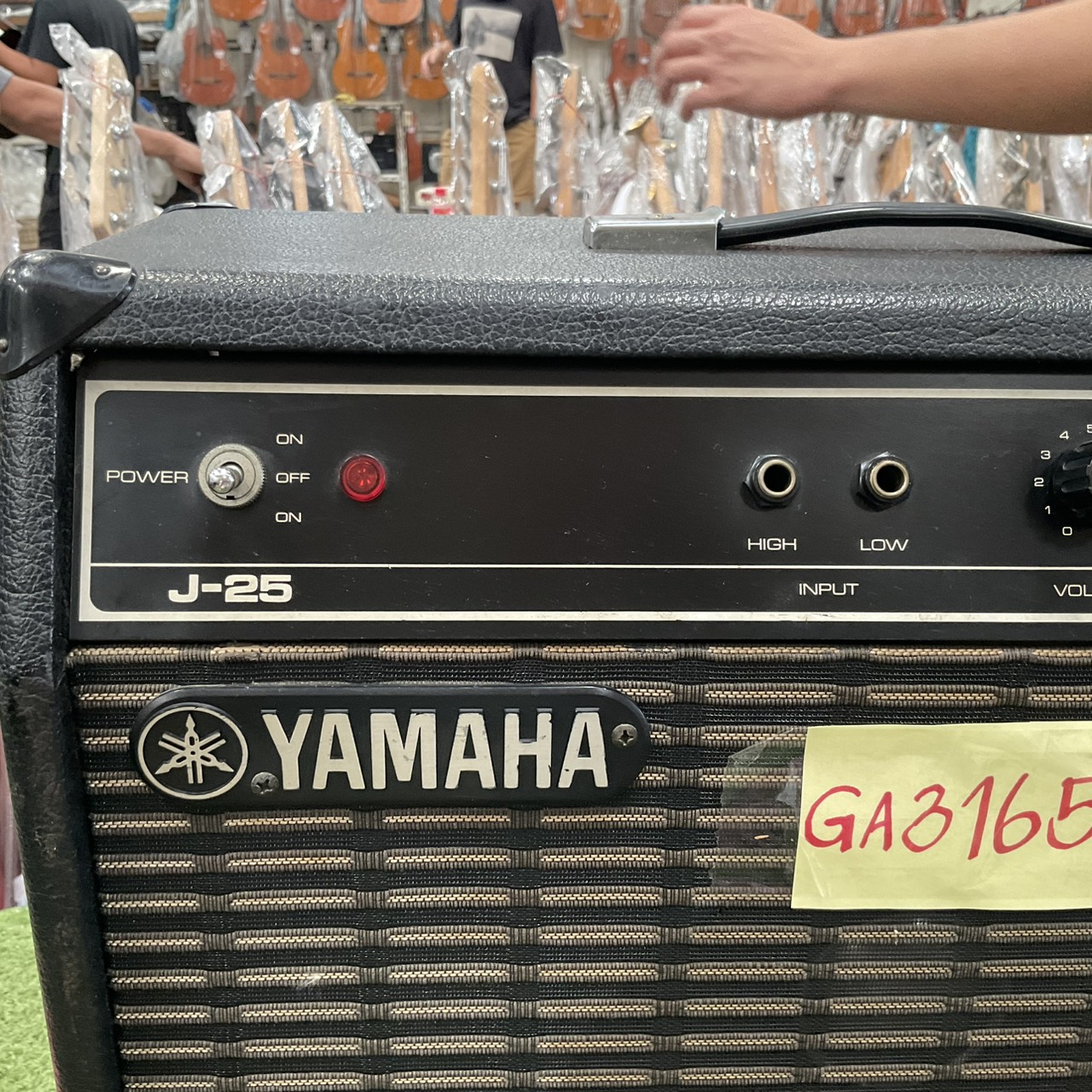 แอมป์กีต้าร์ YAMAHA : J-255