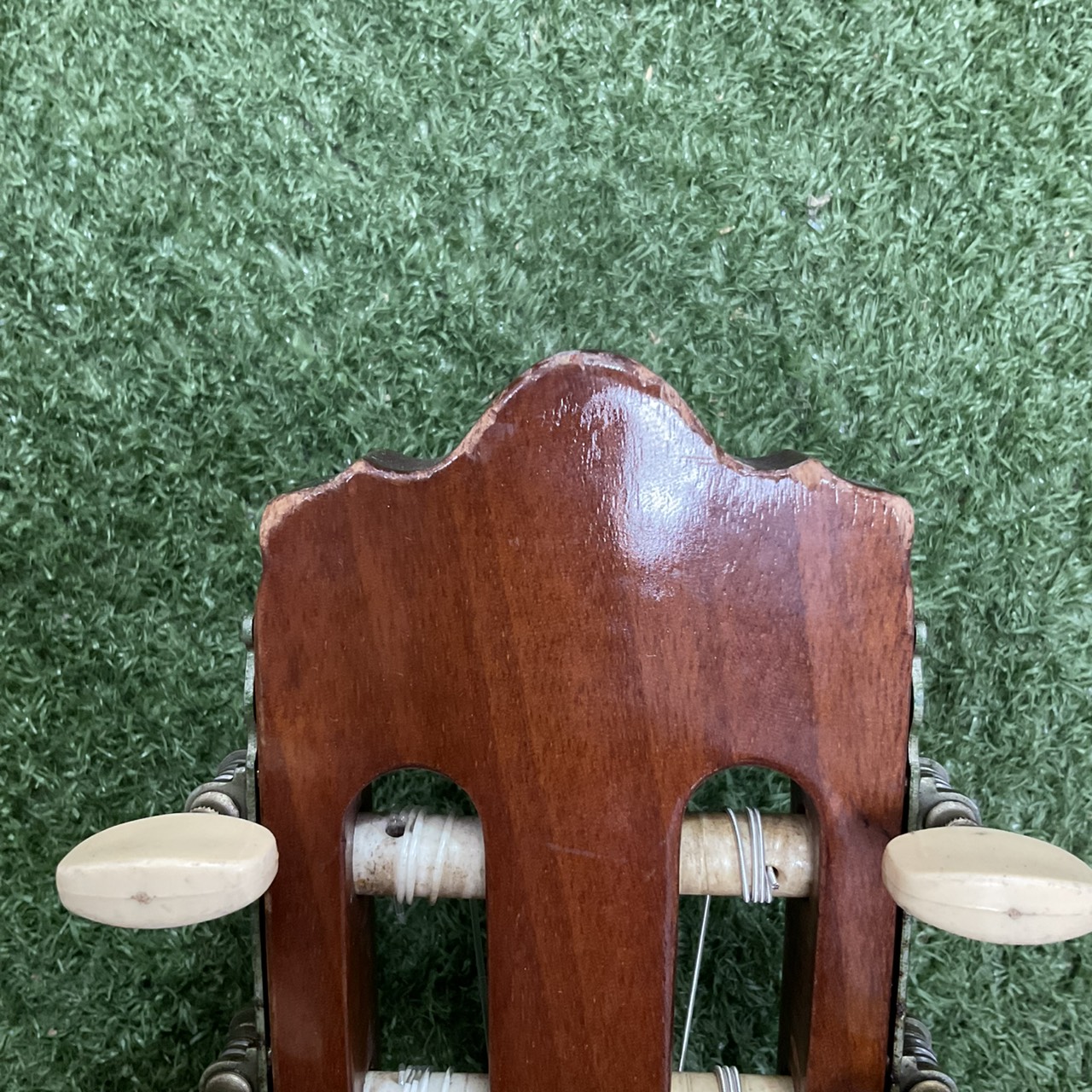 กีต้าร์คลาสสิค Abe Gut : 65A