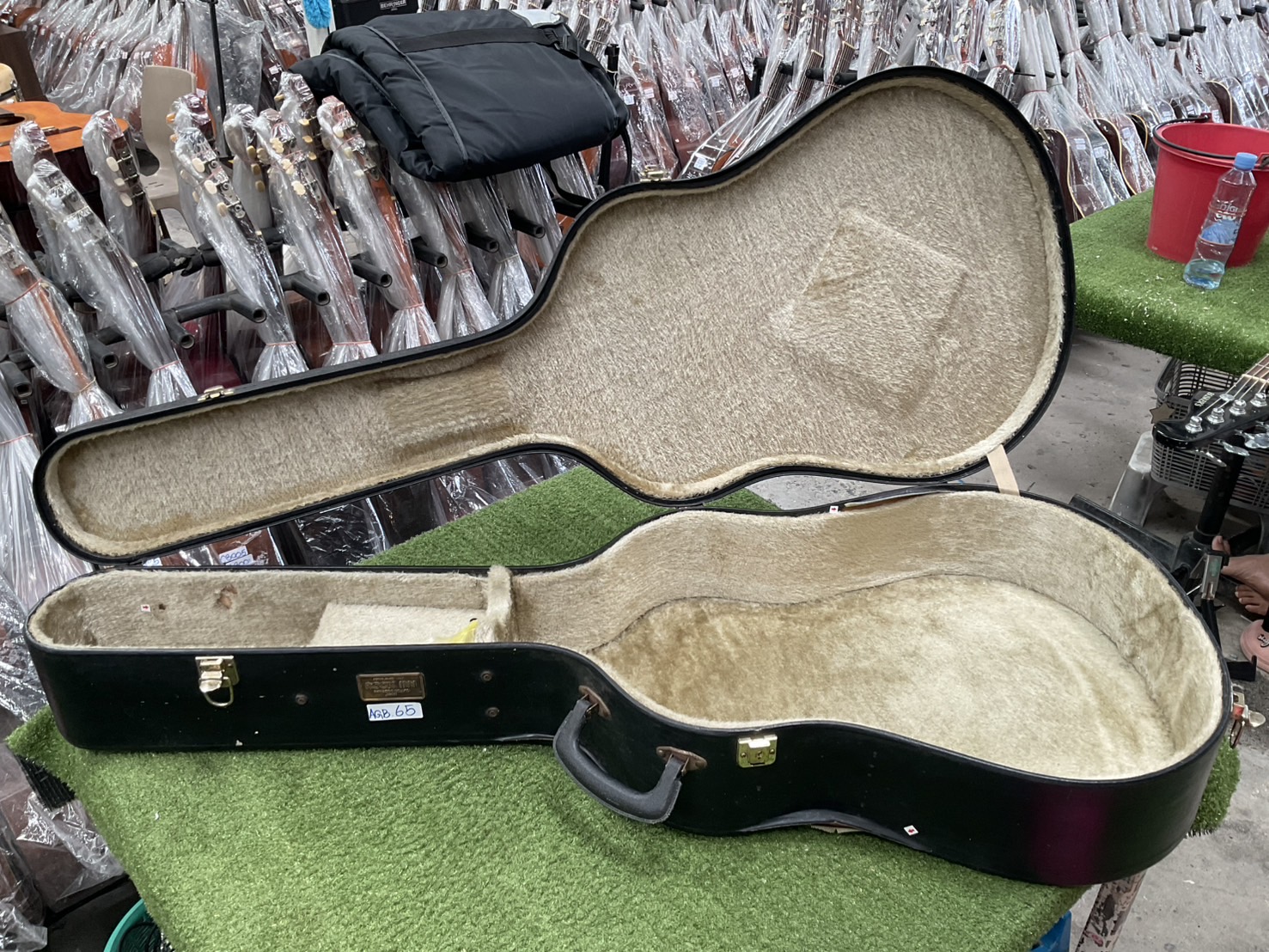 กล่องเคสกีต้าร์โปร่ง