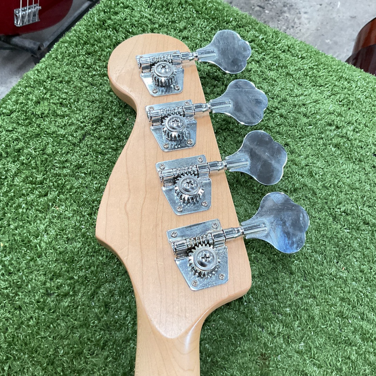 กีต้าร์เบส SELDER