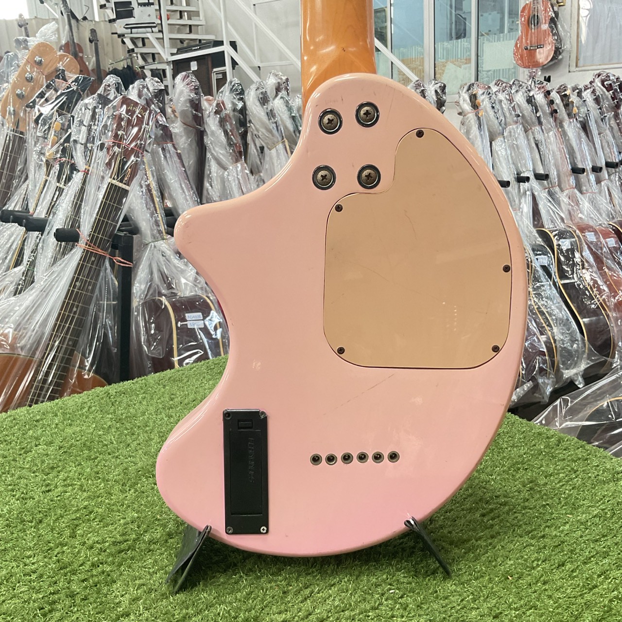 กีต้าร์ไฟฟ้า FERNANDES