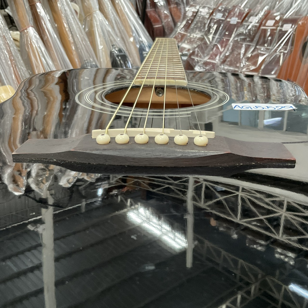 กีต้าร์โปร่ง HONEY BEE : W-15 BK