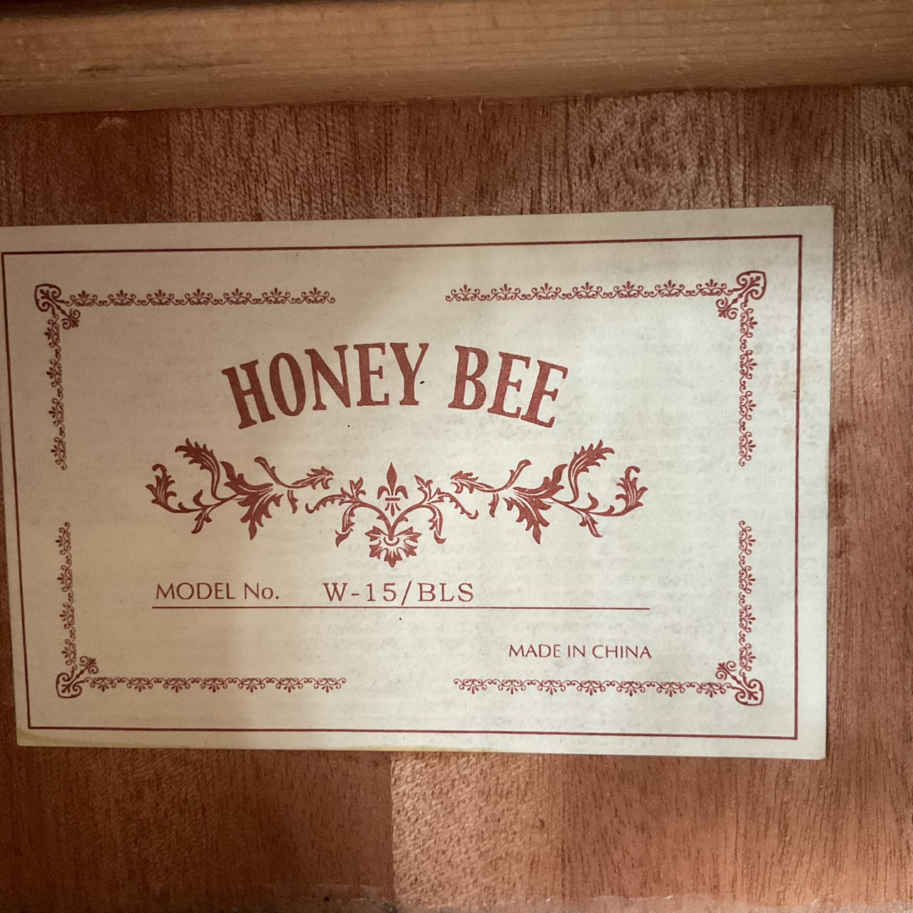 กีต้าร์โปร่ง HONEY BEE : W-15/BLS