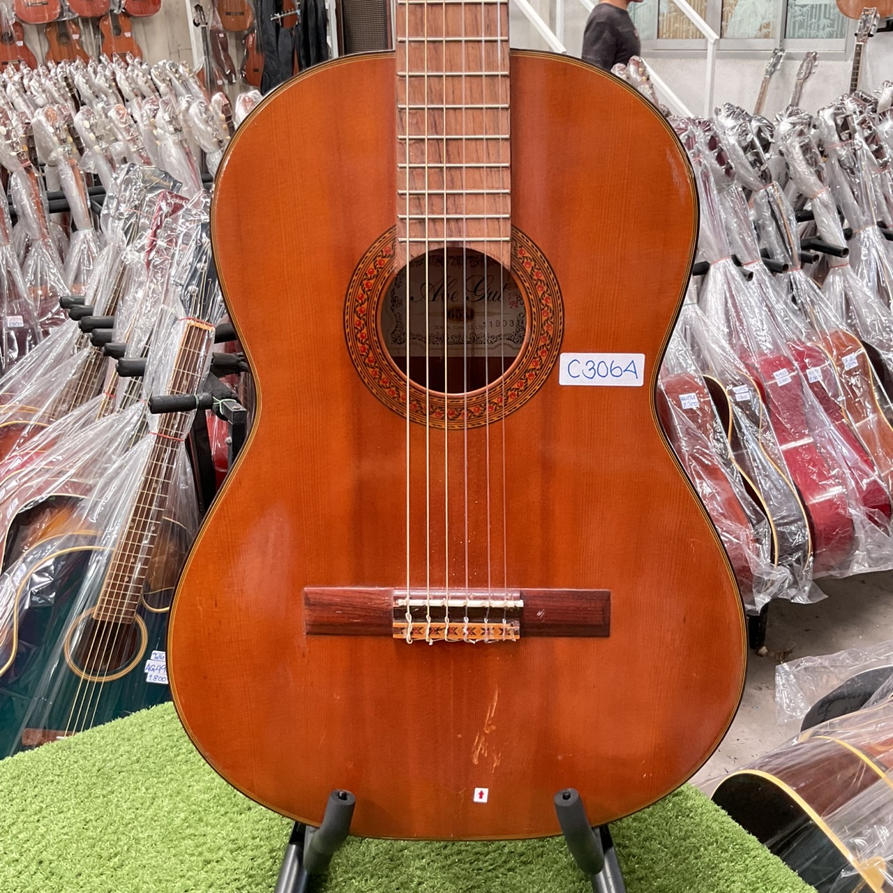 กีต้าร์คลาสสิค Abe Gut : 65A