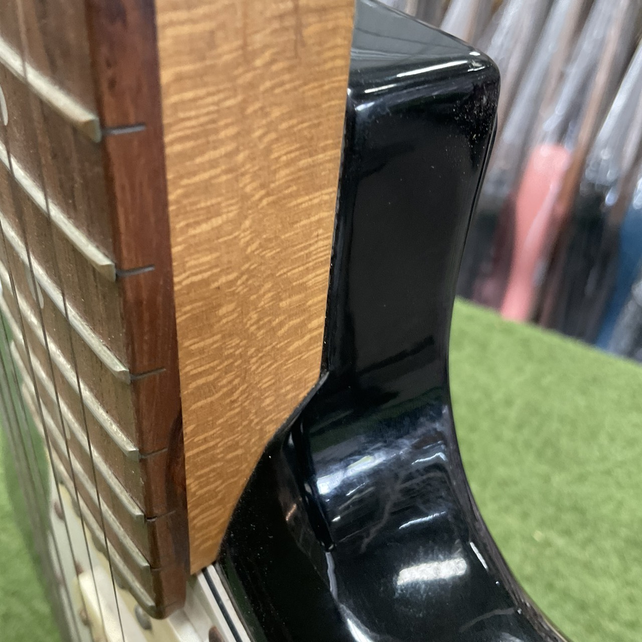 กีต้าร์ไฟฟ้า No Brand