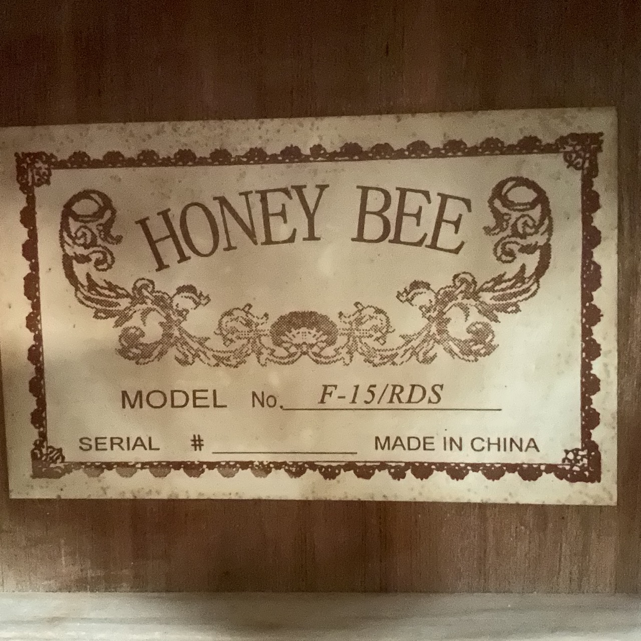กีต้าร์โปร่ง HONEY BEE : F-15/RDS