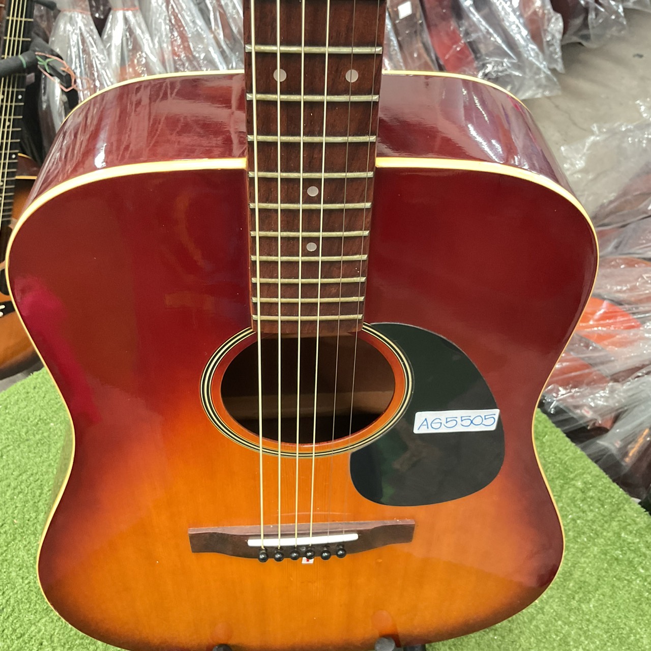 กีต้าร์โปร่ง Aria : ADW-80 VS