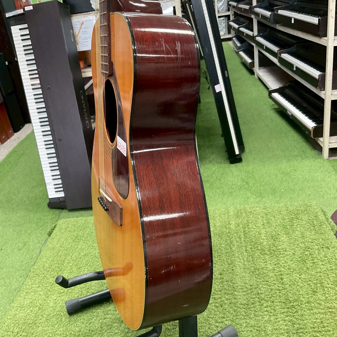 กีต้าร์โปร่ง YAMAHA : FG-130