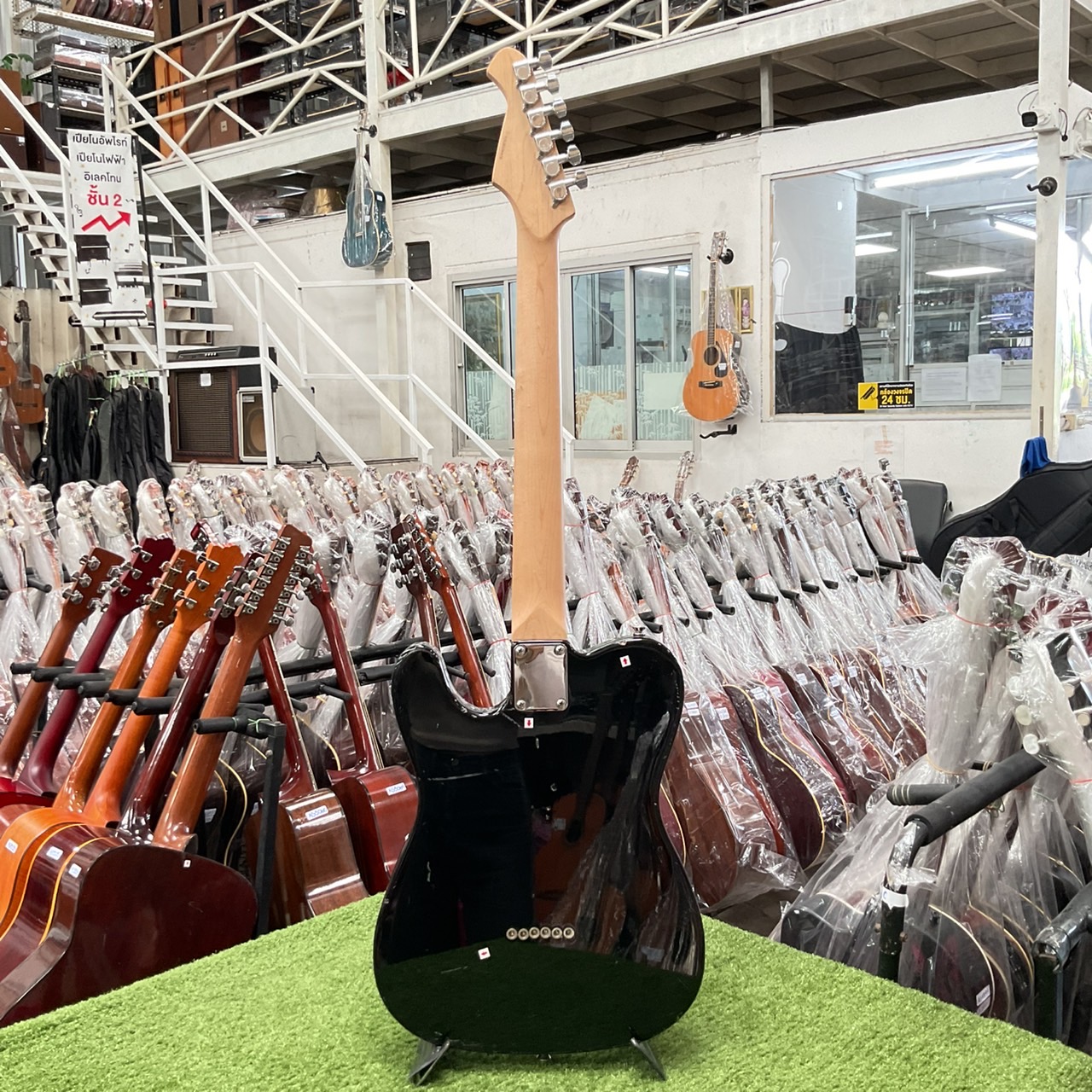 กีต้าร์ไฟฟ้า Legend