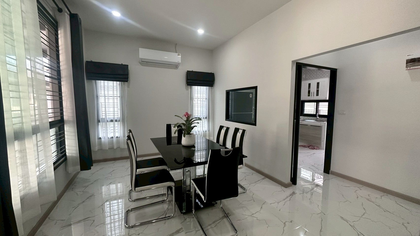 บ้านเช่าพัทยา หนองปลาไหล 3 ห้องนอน 3 ห้องน้ำ บ้านใหม่ ตกแต่งพร้อมอยู่ สวยมาก