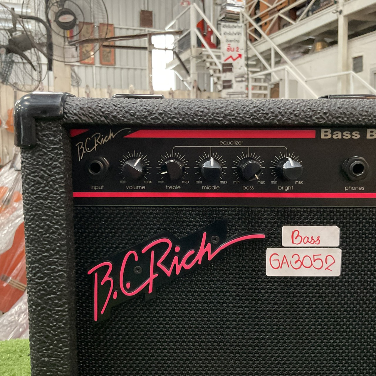 แอมป์เบส B.C.Rich : Bass Boy