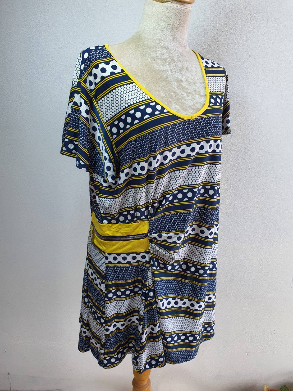 FF04192 เสื้อผ้ามือสอง แบรนด์ LE GRBNIER อก42-45นิ้ว