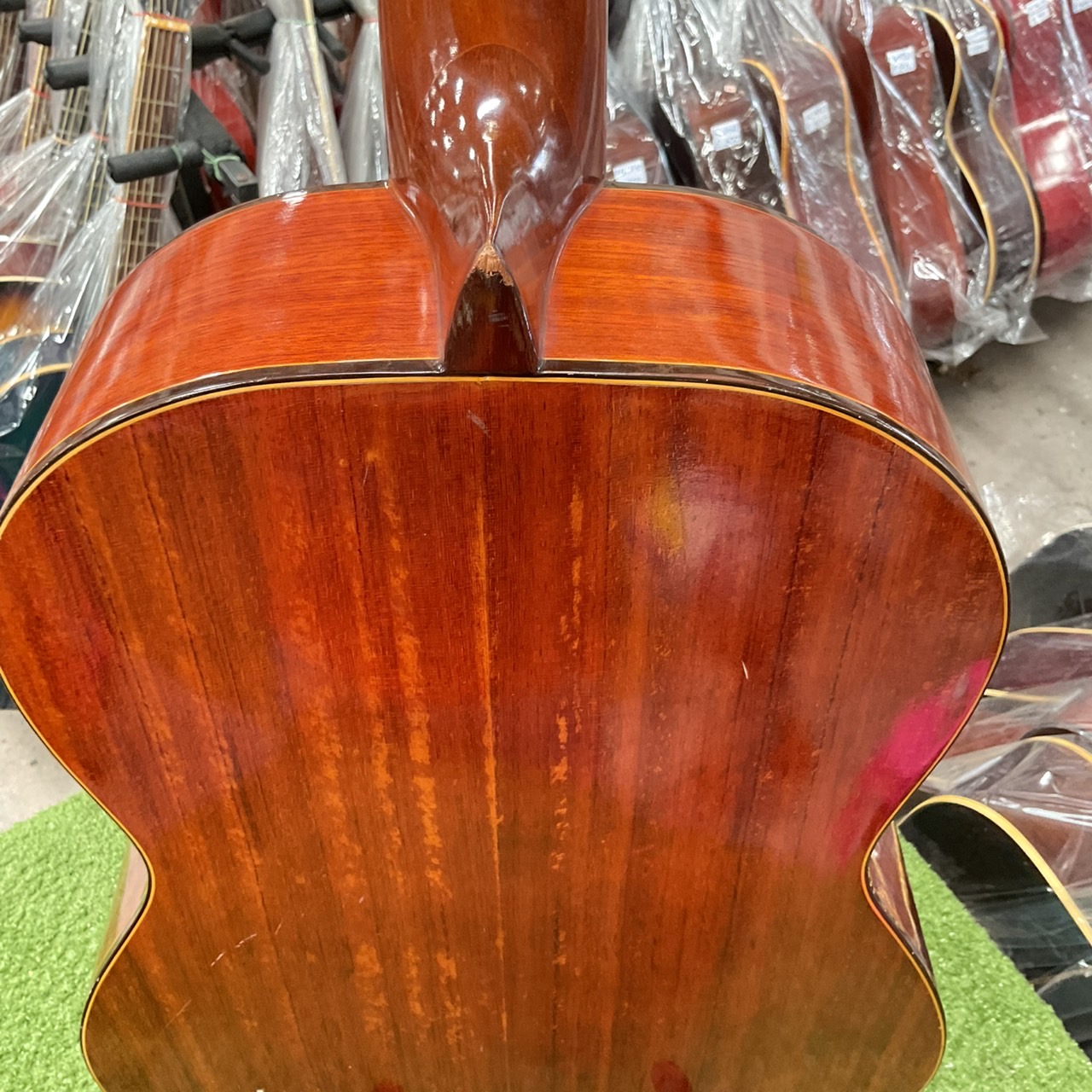 กีต้าร์คลาสสิค Abe Gut : 65A