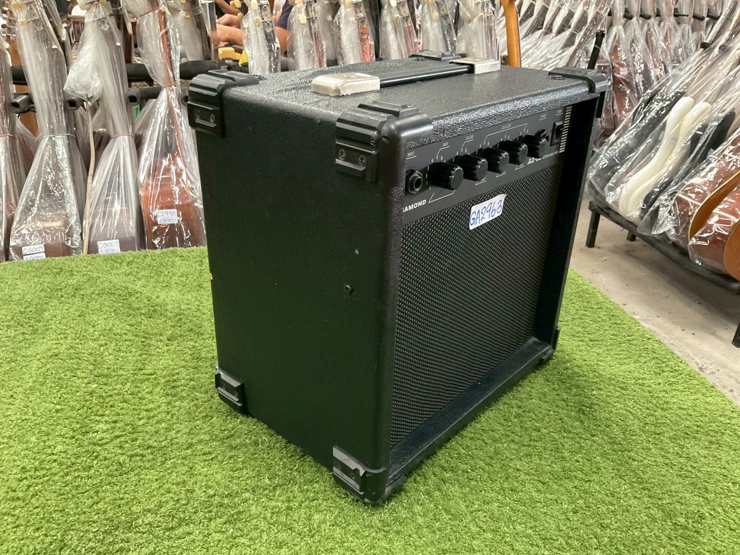 แอมป์กีต้าร์ DIAMOND : AX-08