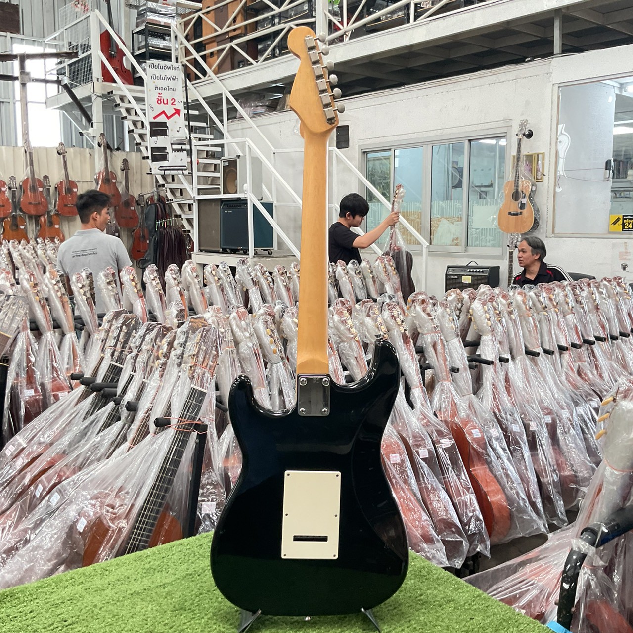 กีต้าร์ไฟฟ้า Prologue