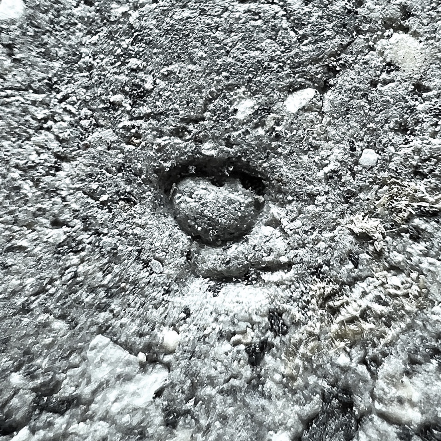 พระขุนแผนผงพิเศษ (พิมพ์ร่ายเวทย์เสกสามกุมาร,โค้ดพิเศษ) Mystic Powder Khun Phaen. (three Kuman Thong spellcasting style,special code) SKU-03987