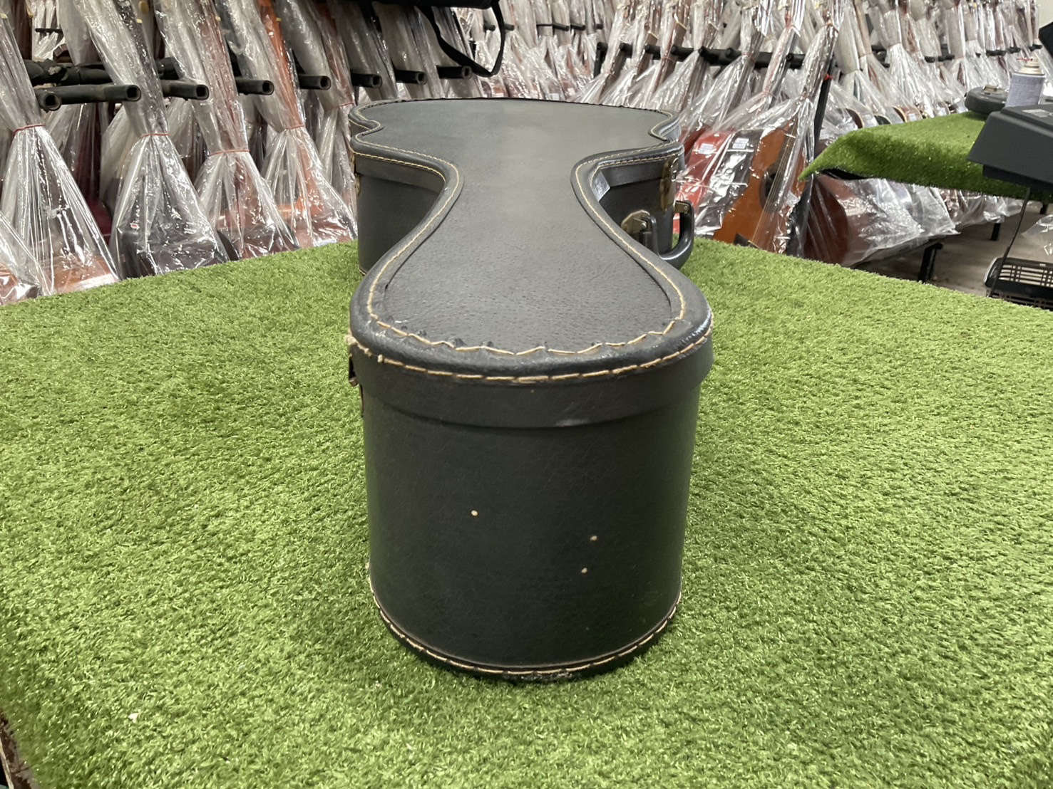 กล่องเคสกีต้าร์คลาสสิค