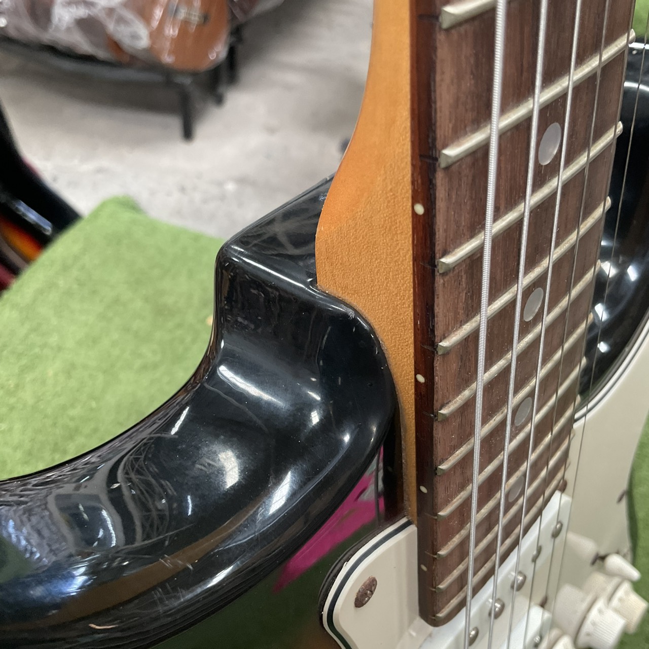 กีต้าร์ไฟฟ้า Legend