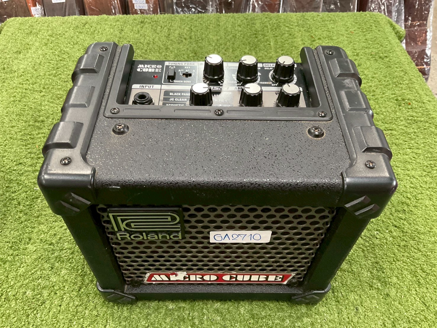 แอมป์กีต้าร์ Roland : MICRO CUBE