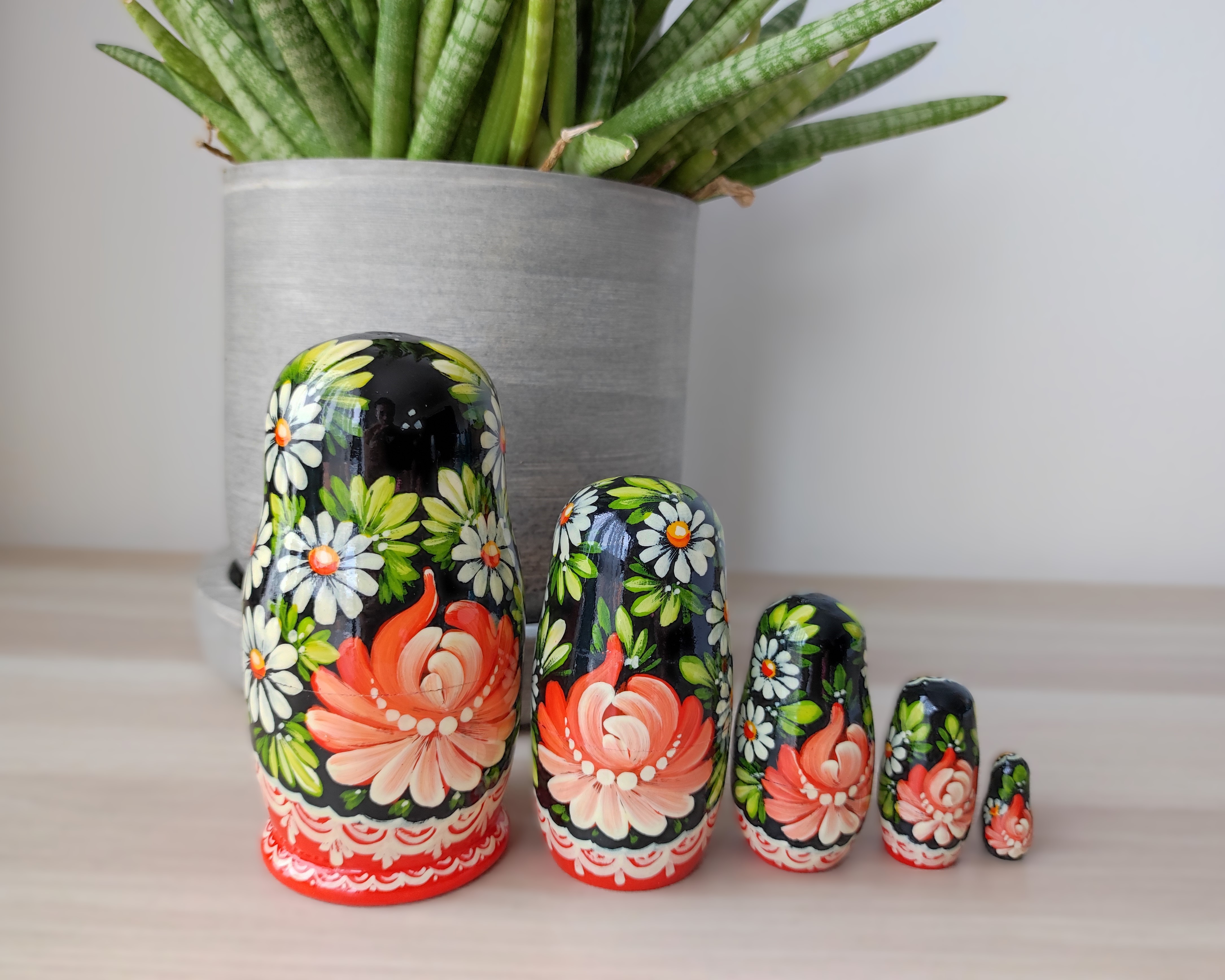 ตุ๊กตาแม่ลูกดก (Matryoshka) - From Russia With Love "Black&Red"