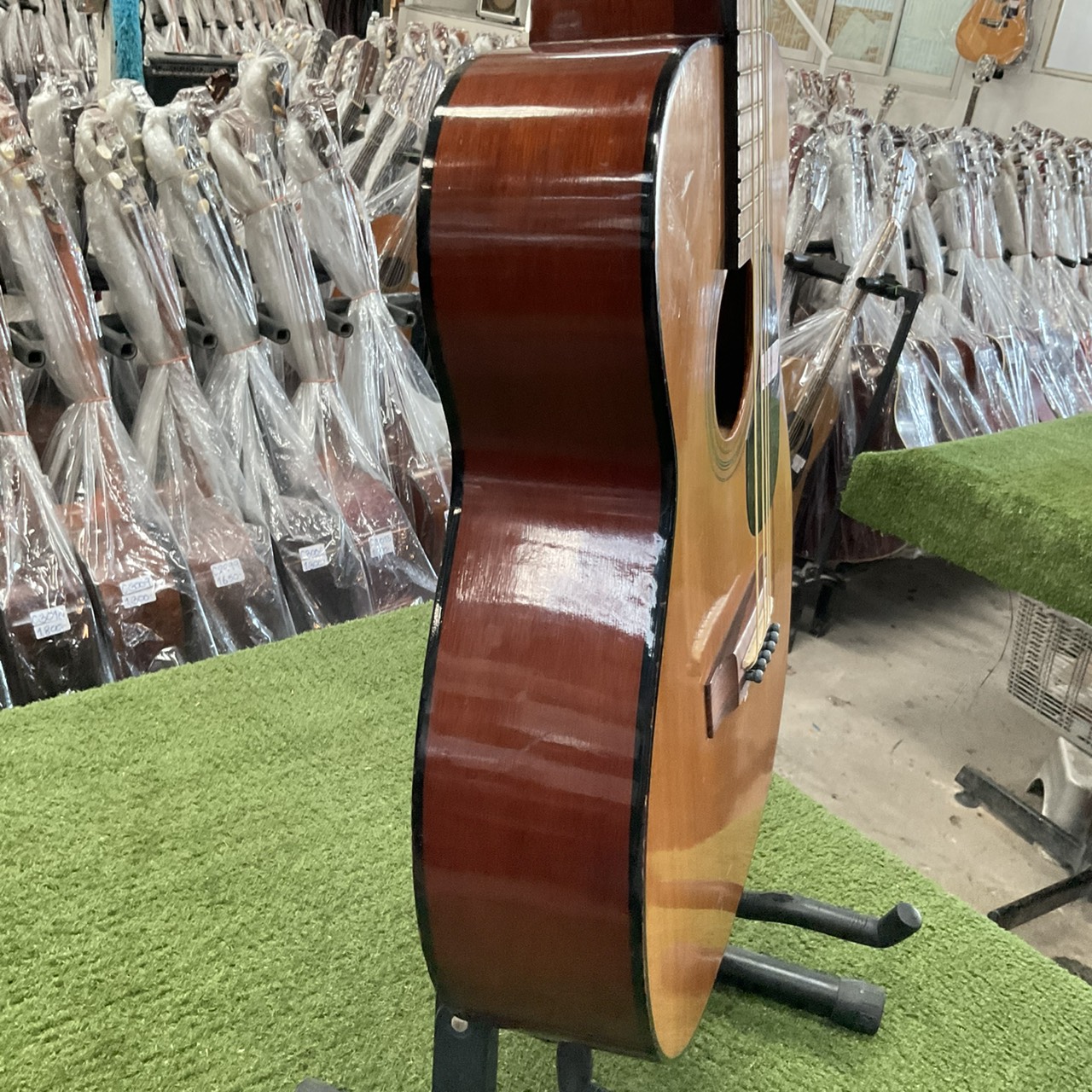 กีต้าร์โปร่ง Hotta : No.100