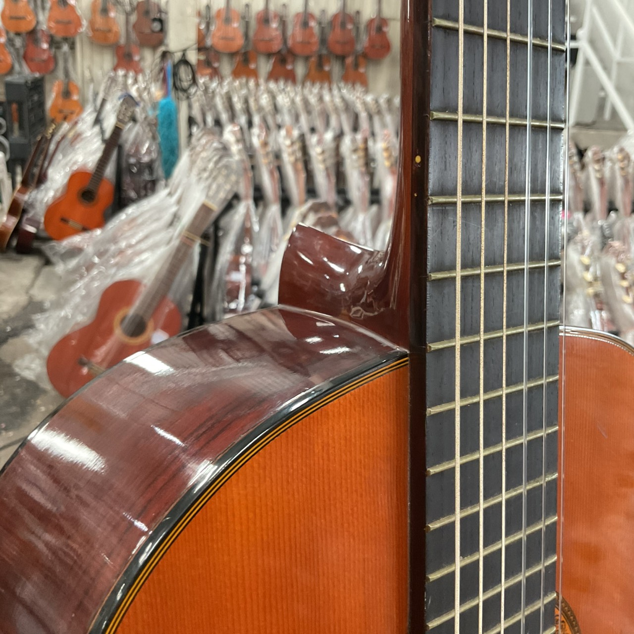 กีต้าร์คลาสสิค YAMAHA : C-180