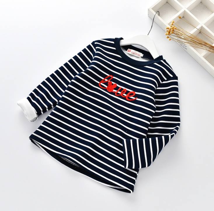 เสื้อกันหนาวลายขวาง ข้างในเป็นขนนิ่ม