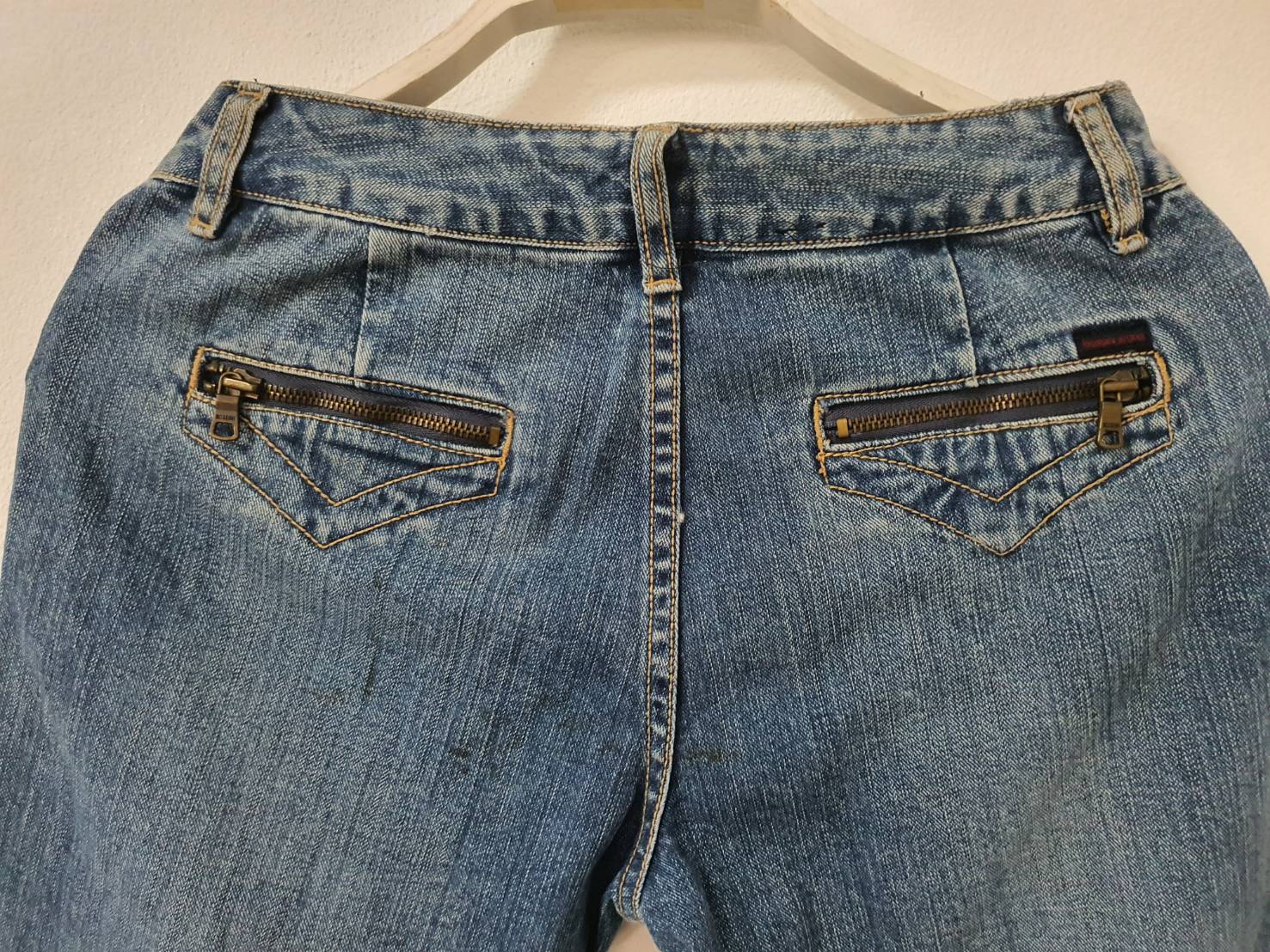 FF06252กางเกงยีนส์มือสอง ขายาว แบรนด์ bossoni jeans เอว 30 นิ้ว