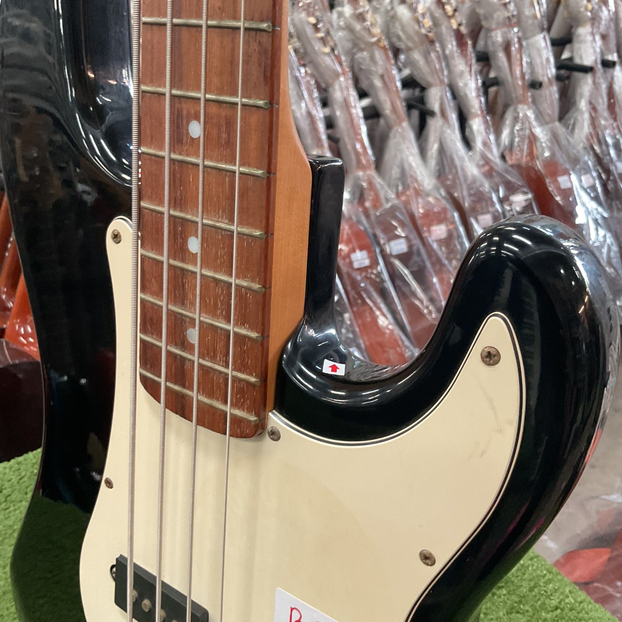 กีต้าร์เบส Flavor