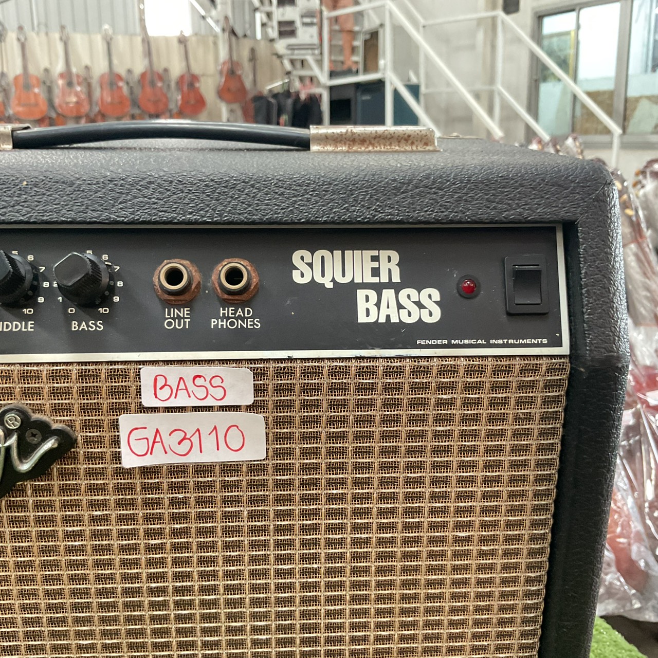 แอมป์เบส Fender : SQUIER BASS