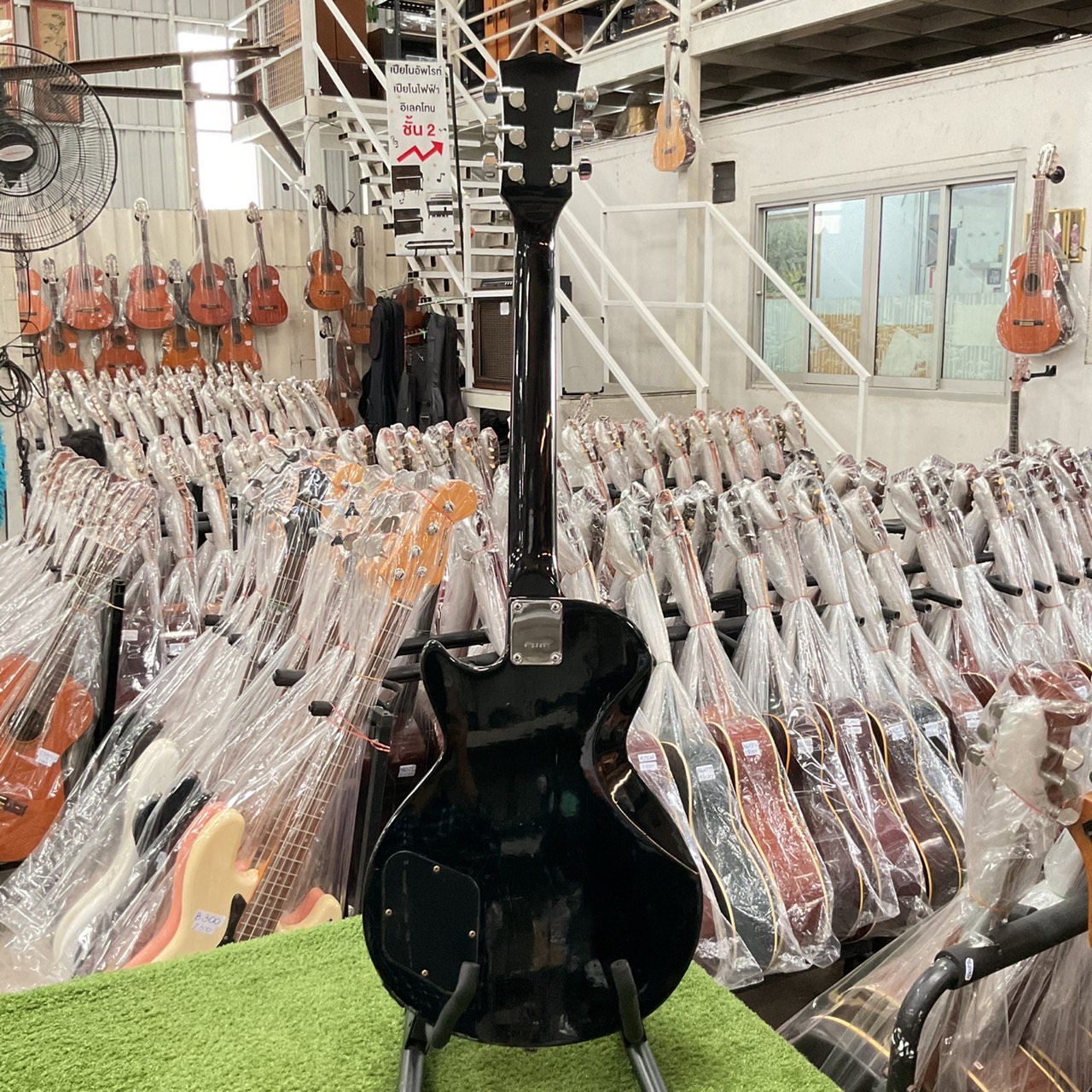 กีต้าร์ไฟฟ้า GRASS ROOTS