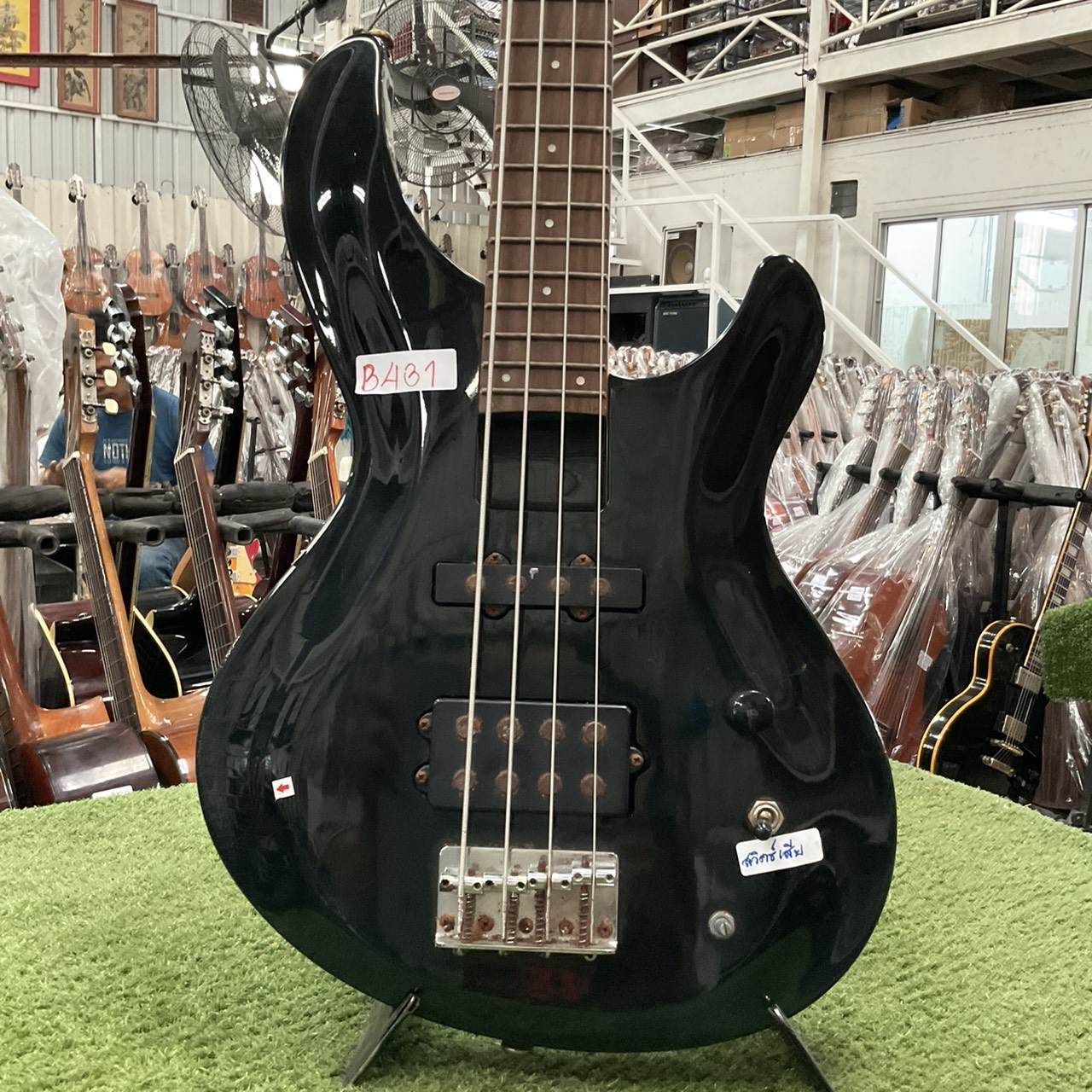 กีต้าร์เบส Aria Pro II