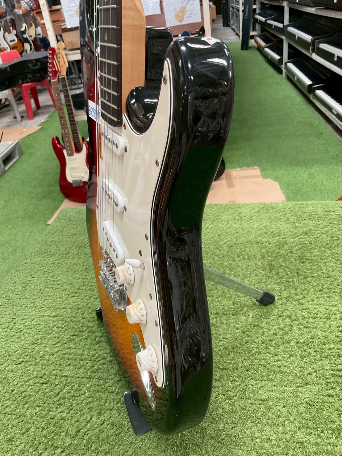 กีต้าร์ไฟฟ้า Legend