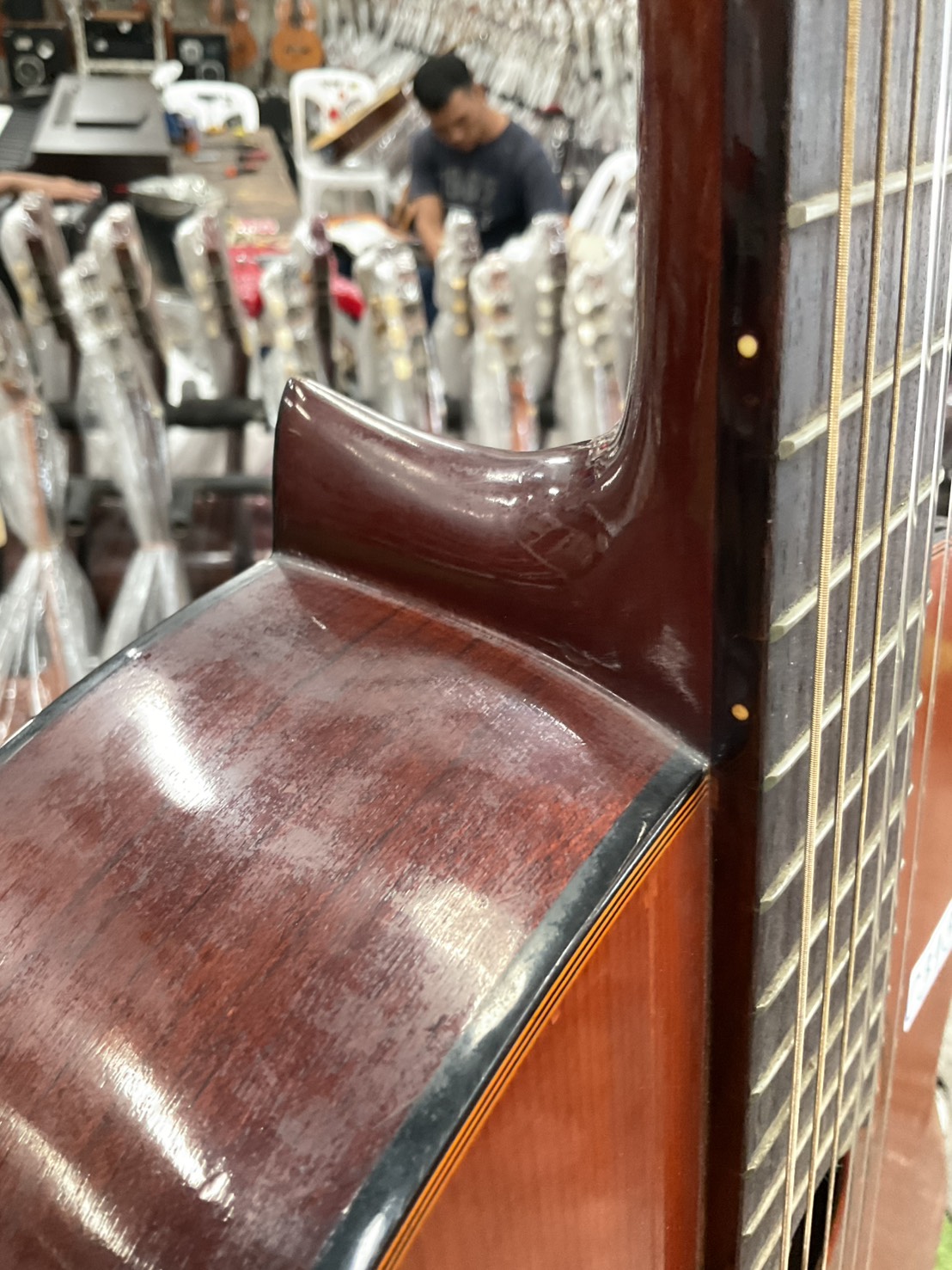 กีต้าร์คลาสสิค CLARK GUITAR : NO.10