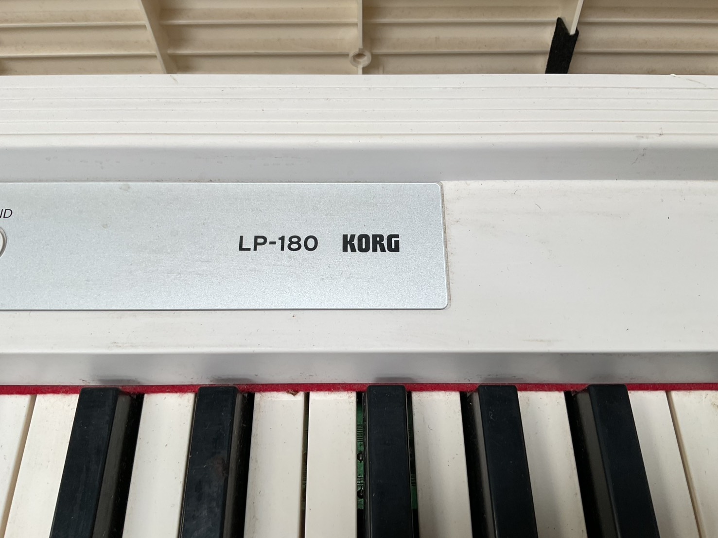 เปียโน KORG : LP-180 สินค้าไม่พร้อมใช้งาน (ต้องซ่อม)