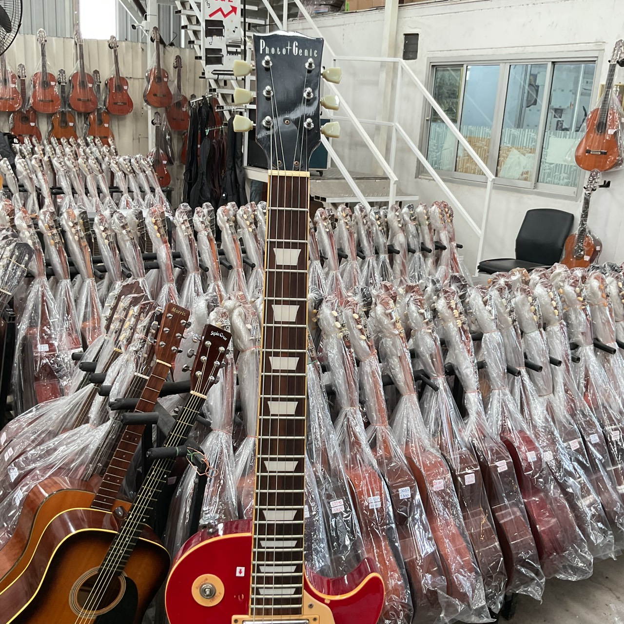 กีต้าร์ไฟฟ้า PhotoGenic