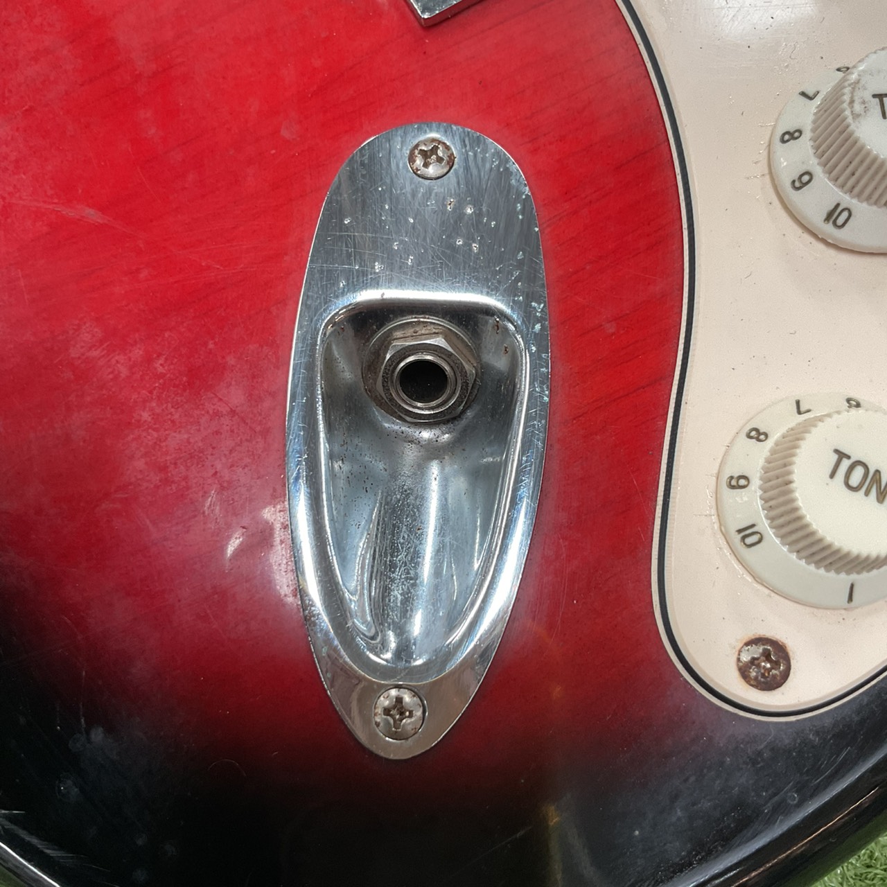 กีต้าร์ไฟฟ้า Mavis