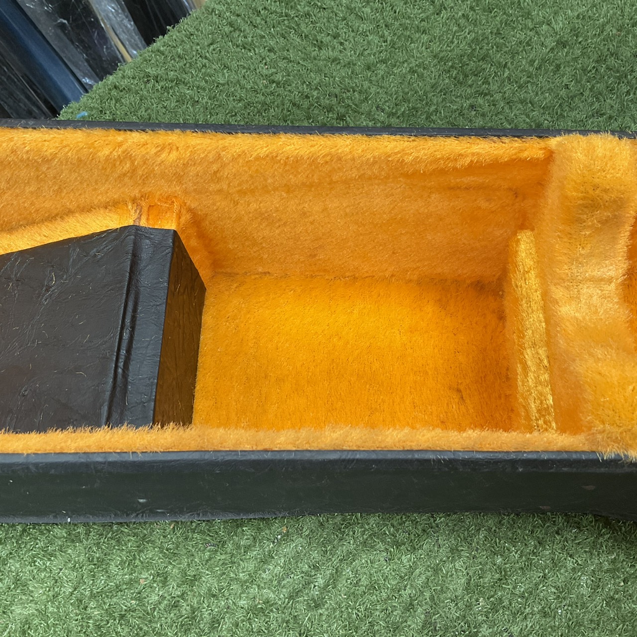 กล่องเคสกีต้าร์โปร่ง