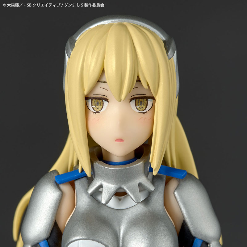 Revoltech Is It Wrong to Try to Pick Up Girls in a Dungeon? Ais Wallenstein(Pre-order)