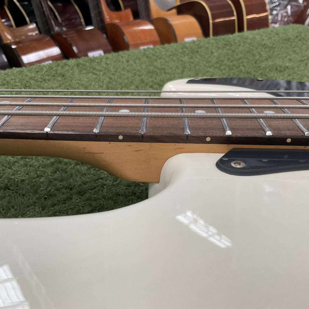 กีต้าร์เบส BUSKER'S