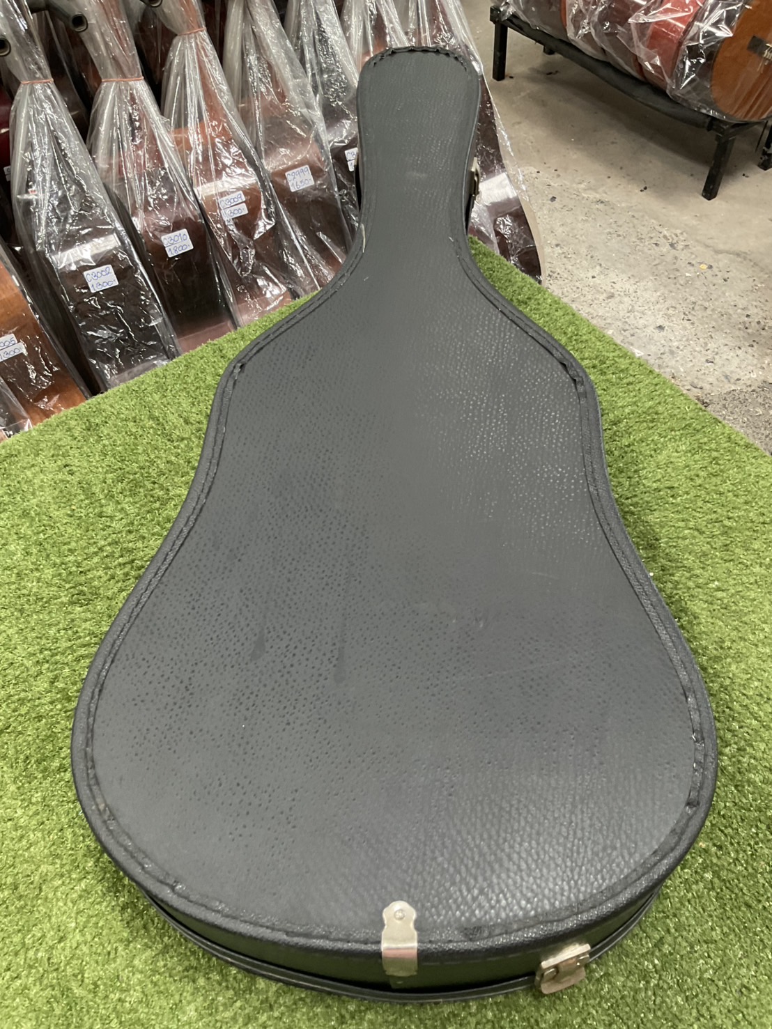 กล่องเคสกีต้าร์คลาสสิค