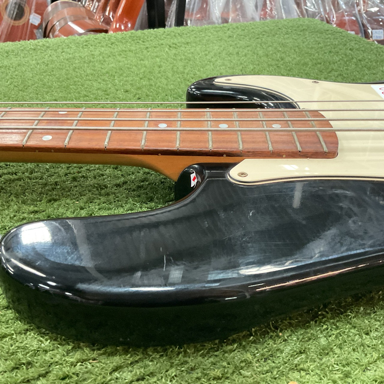 กีต้าร์เบส Flavor