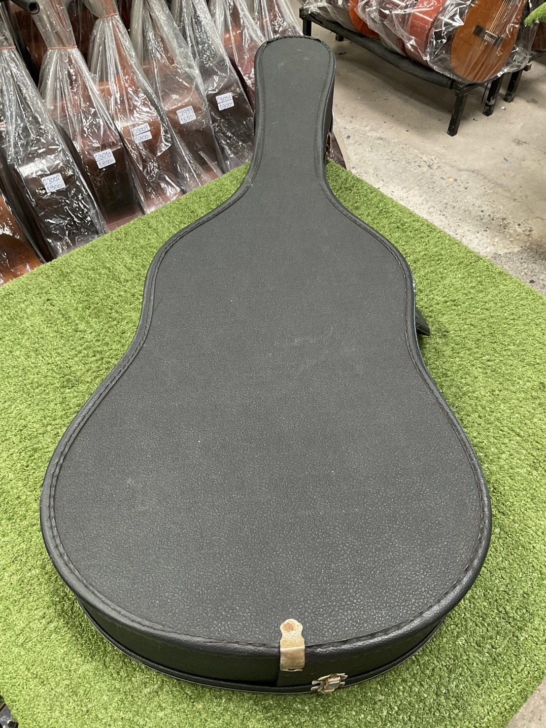 กล่องเคสกีต้าร์คลาสสิค